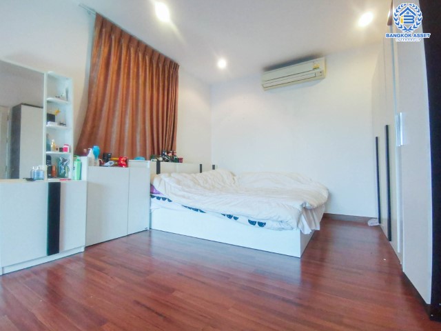 *****บ้านเดี่ยวมือสองย่านกรุงเทพฯ ม.พฤกษาวิลเลจ ซีนเนอรี่ สรงประภา หลังมุม เนื้อที่กว้างขวางมากถึง 64.10 ตร.ว. ฟังก์ชัน 2 ห้องนอน 2 ห้องน้ำ ที่จอดรถ 4 คัน บ้านสวยพร้อมเข้าอยู่ แถมฟรี! เครื่องปรับอากาศ 5 เครื่อง ตั้งอยู่บนทำเลเดินทางสะดวก ใกล้จุดขึ้น-ลงทางด่วนศรีสมาน